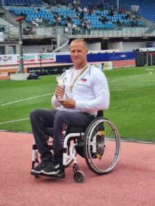 Redoubt_Fitness_Dušan_Laczkó_paralympionik_Nové_Zámky_Slovensko_Fitness_CrossFit_Michal_Kiss_Coach